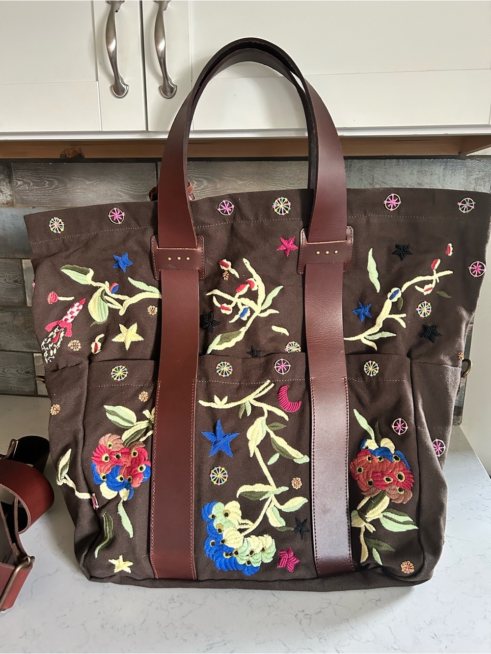NWT We The Free x The Falls Long Weekend Bag in Olive - Picture 4 of 16